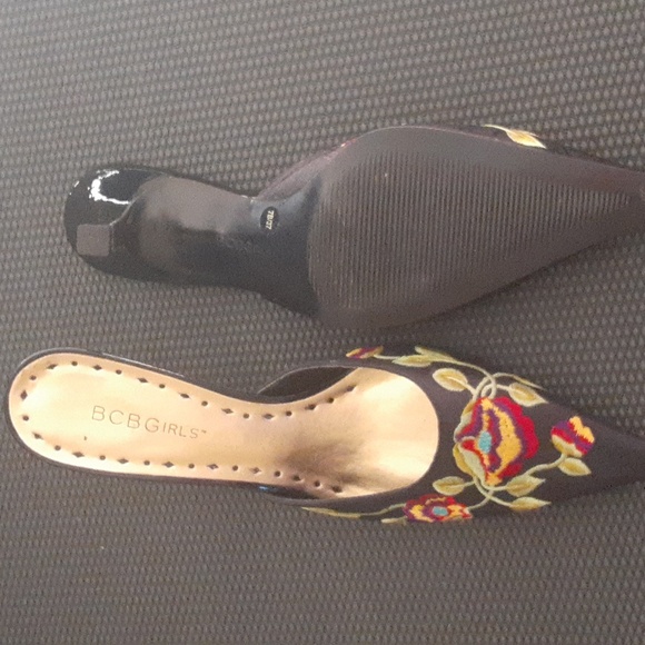 Shoes - Picture 2 of 3